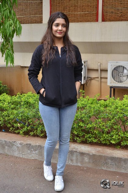 Ritika-Singh-at-Guru-Movie-Success-Meet